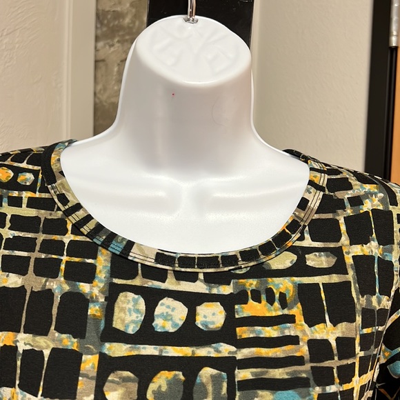 3/$20 NWT LuLaRoe Julia Form Fitted Cobblestone Print Crew Neck Dress size XS - Picture 1 of 11